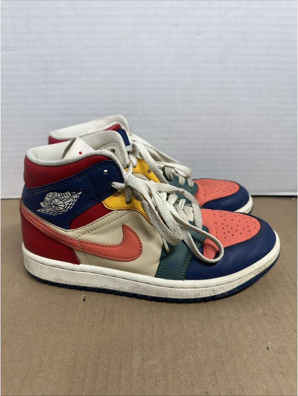 Nike Jordan 1 Mid Multicolor Women’s Size 7 Athletic Shoes Sneakers DN3738-400